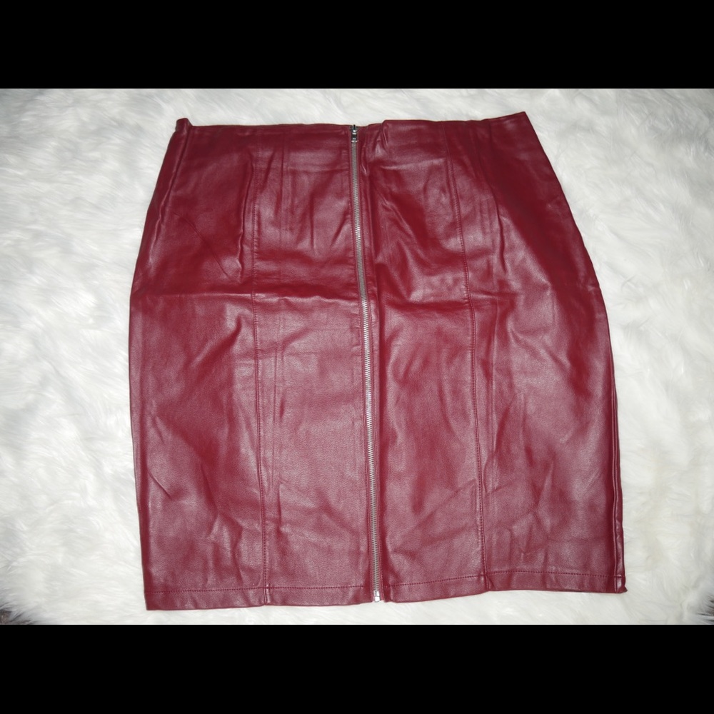 Maroon “leather” skirt w Zipper 2x . Forever 21